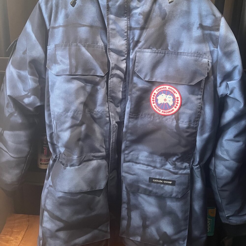 $1,950! AUTHENTIC Canada Goose Expedition Parka Fur Heritage - Blue Camo - M - Picture 2 of 11
